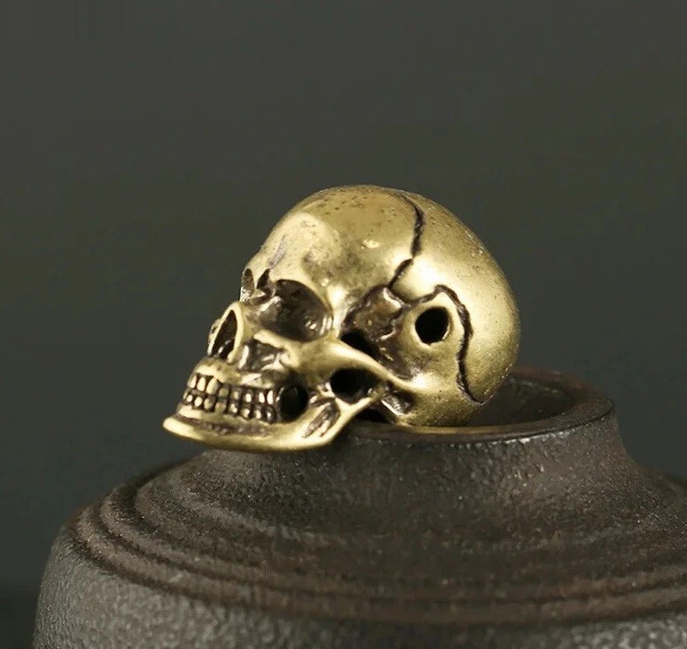 Brass Skull Key Chain Pendant Animal Figurine Mini Statue Home Decoration Toy