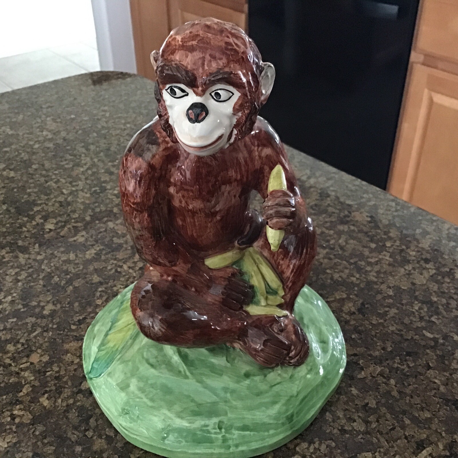 WONDERFUL CHELSEA HOUSE CHIMPANZEE W/ BANANAS PORCELAIN FIGURINE ITALY EXCELLENT