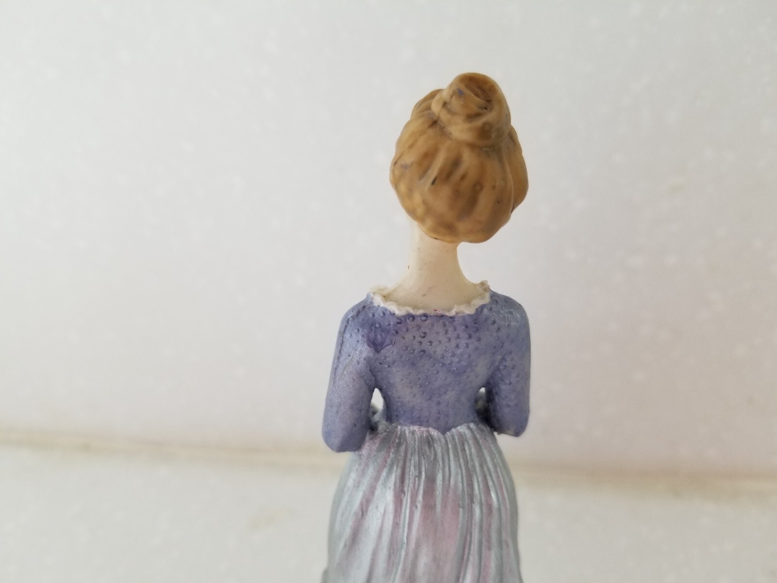 Victorian Style Lady Resin Figurine 1996 by Popular Imports 5 1/2″