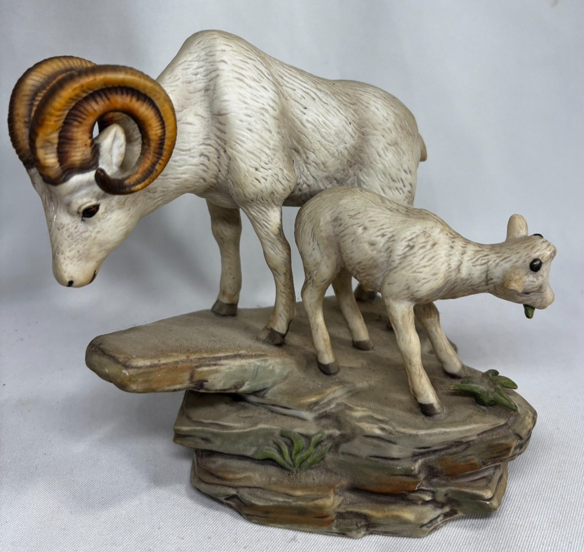 HOMCO 7″ Big Horn Ram Sheep Baby Figurine Masterpiece Porcelain 1984 PERFECT !