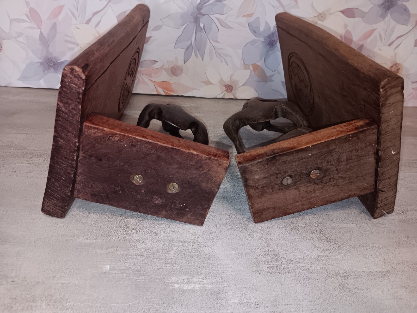 Hand carved Thinking Man wooden Abstract sculpture figurine Bookends Set 2