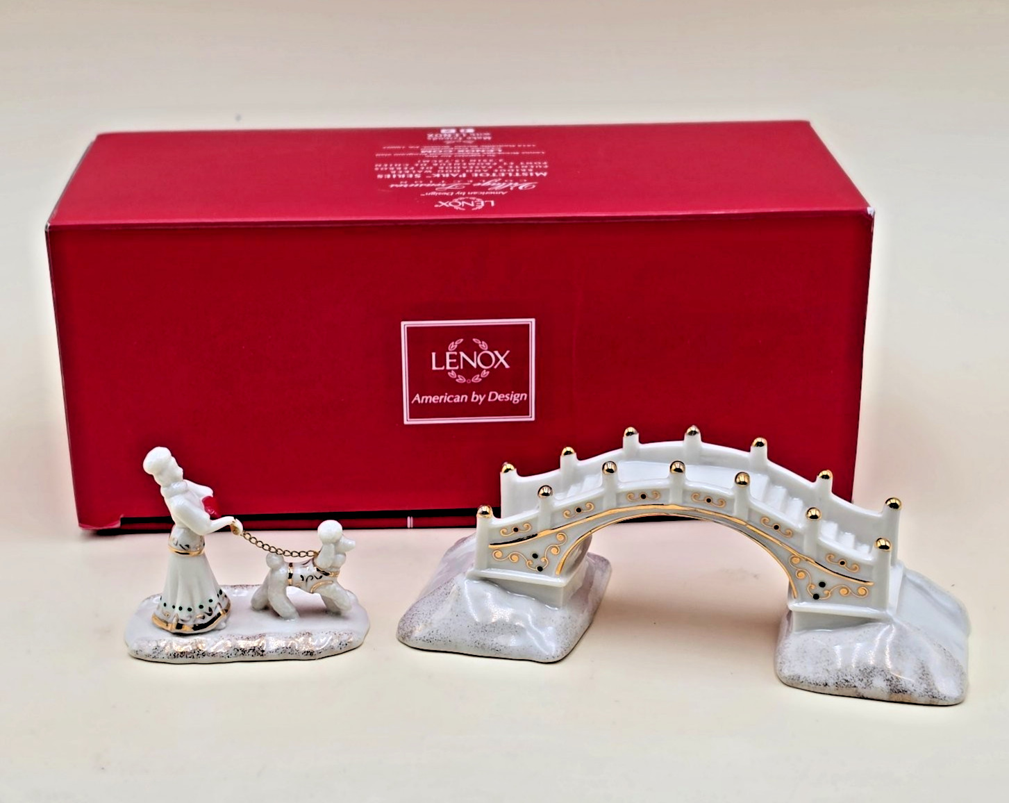 Lenox Mistletoe Park Bridge and Dog Walker Porcelain Figurine 2014 in Box 847074