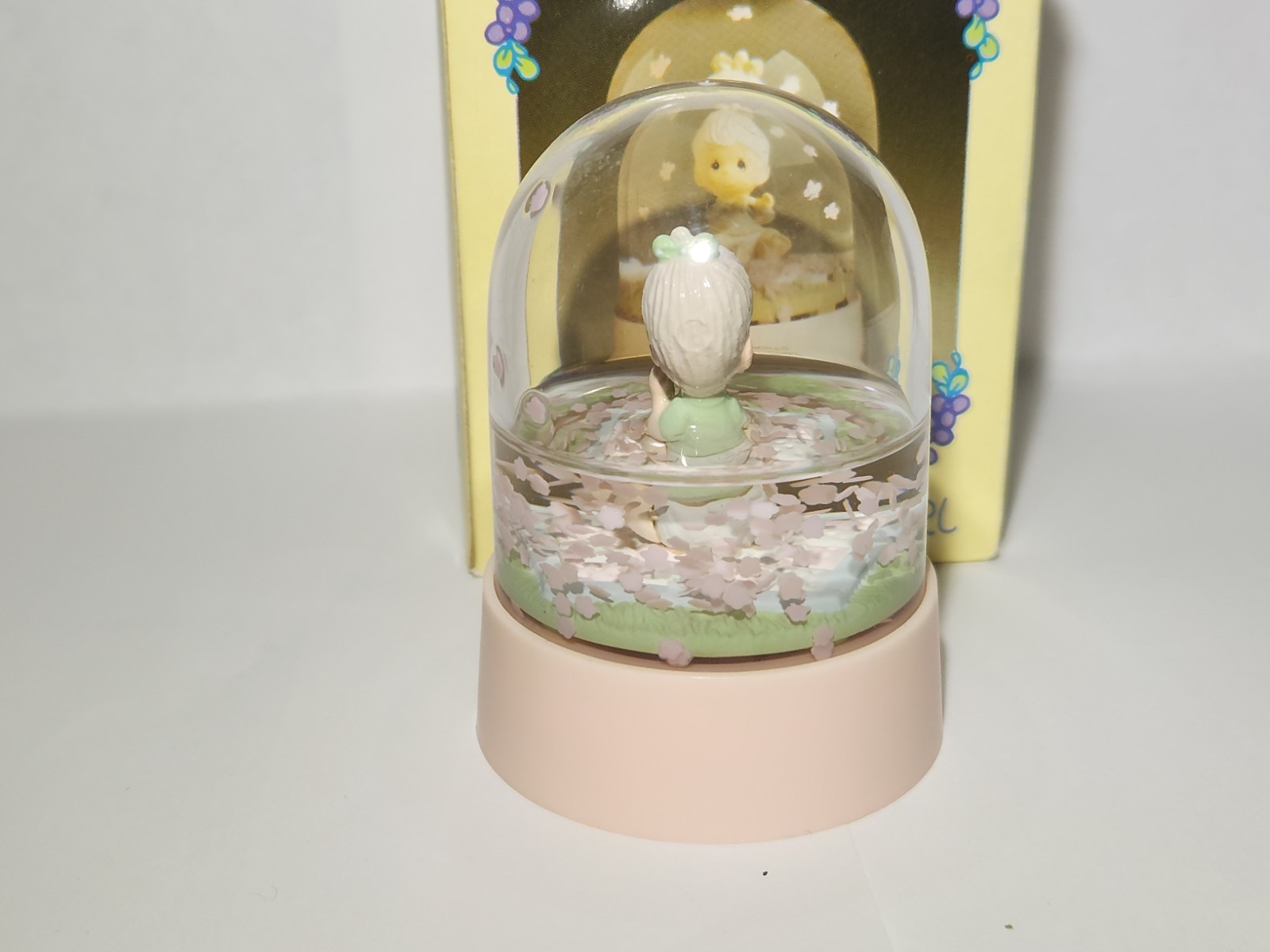 Precious Moments Perfect Baby Girl Mini Water Dome Vintage 1985 550434
