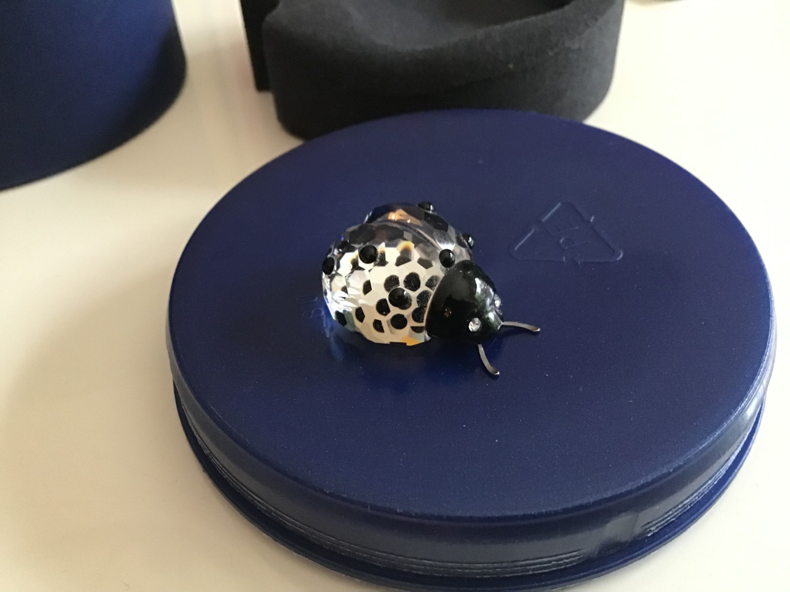 Swarovski Silver Crystal Ladybug w/ Original Box #7604 NR 000 001 WITH COA