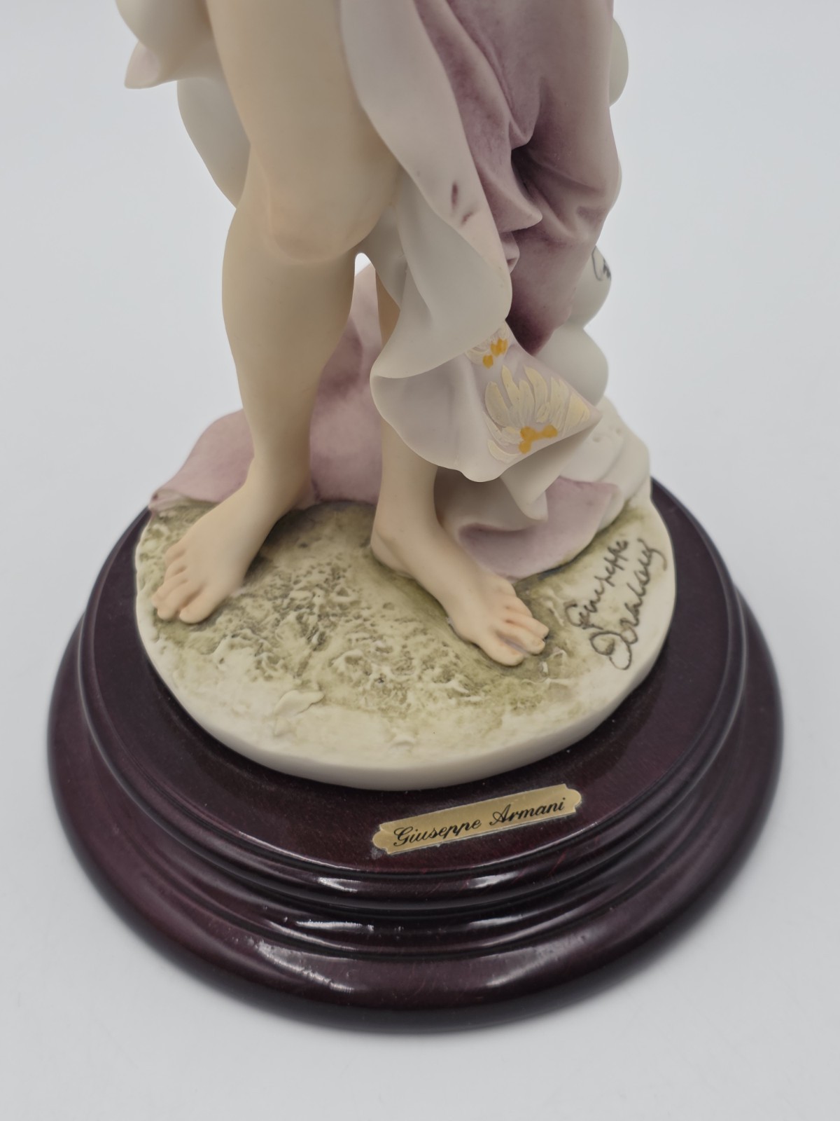 Giuseppe Armani Florence “Flora” 212C 1994 Hand Signed Porcelain Figurine w/ Box