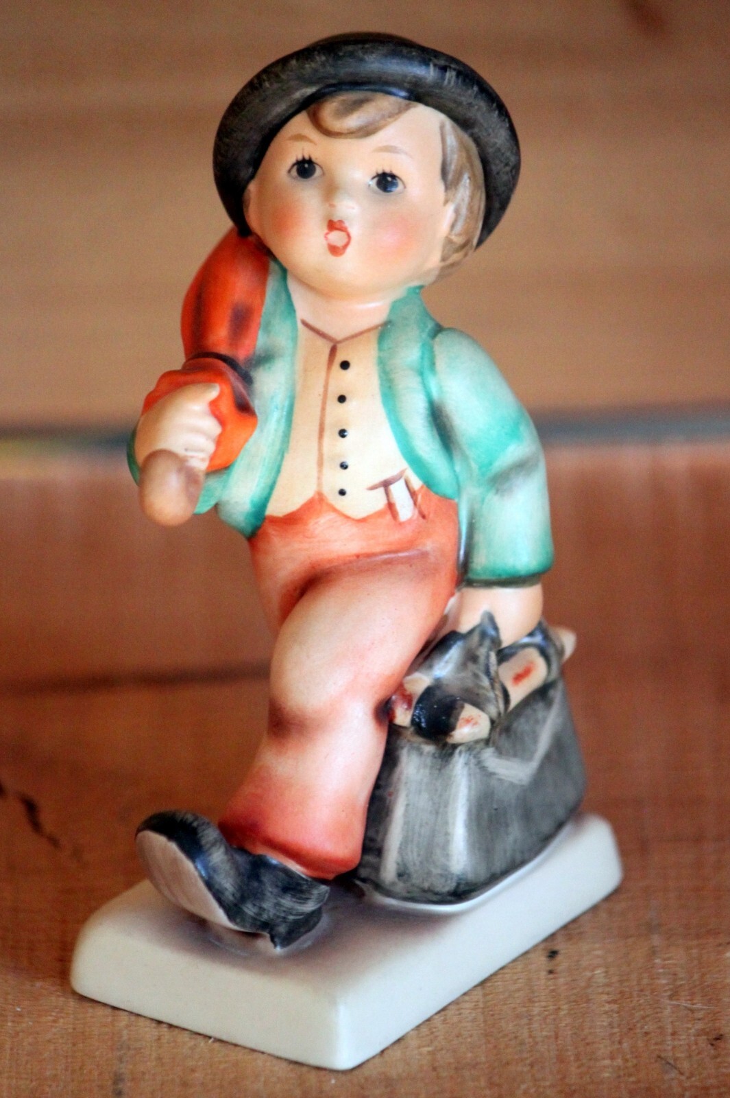 Vintage Hummel Merry Wanderer Figurine Signed 11 2/0 4.5 Inches Tall 1970-1979