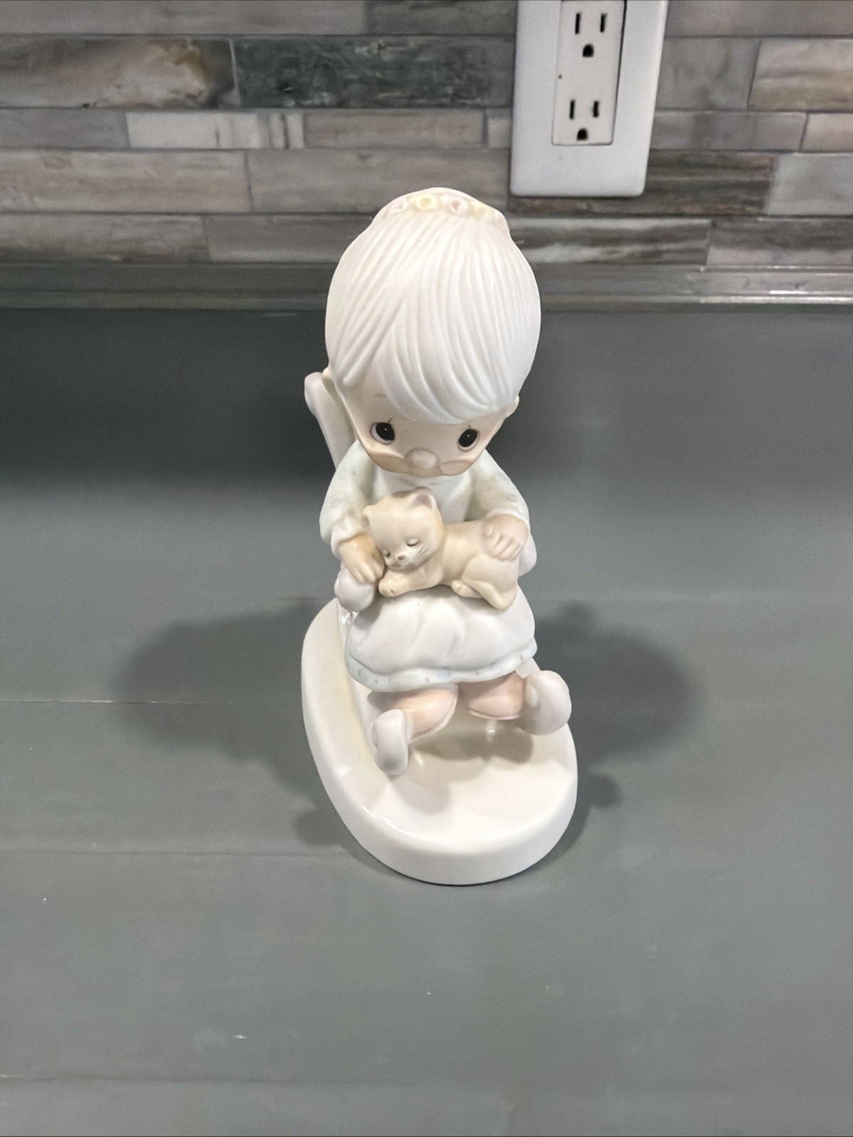 Precious Moments 1979 The Purr-Fect Grandma – Jonathan & David E-3109 Figurine