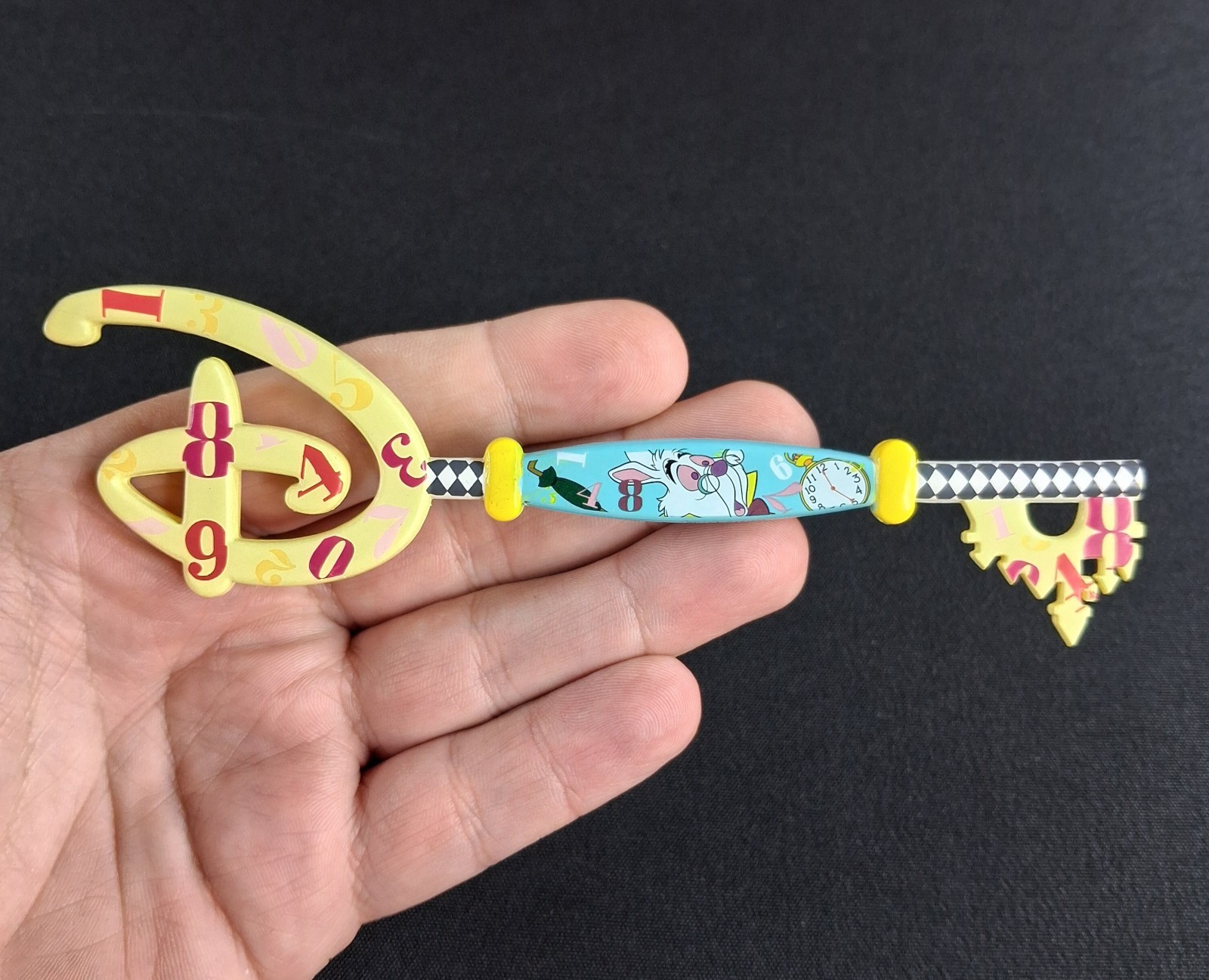 Disney Alice In Wonderland Mystery Key Series White Rabbit