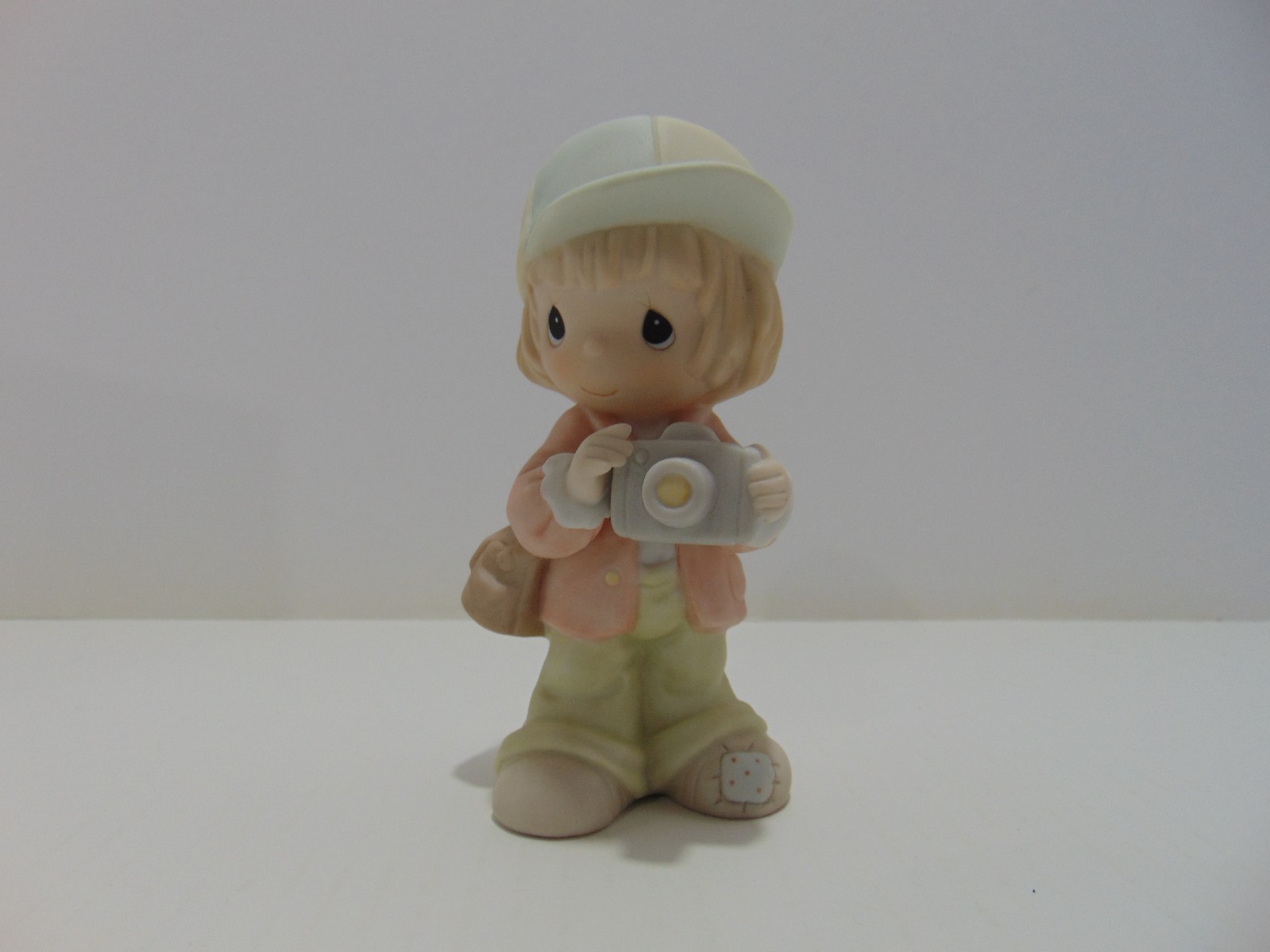 Precious Moments Focusing In On Those Precious Moments C0018 1997 Box (A)