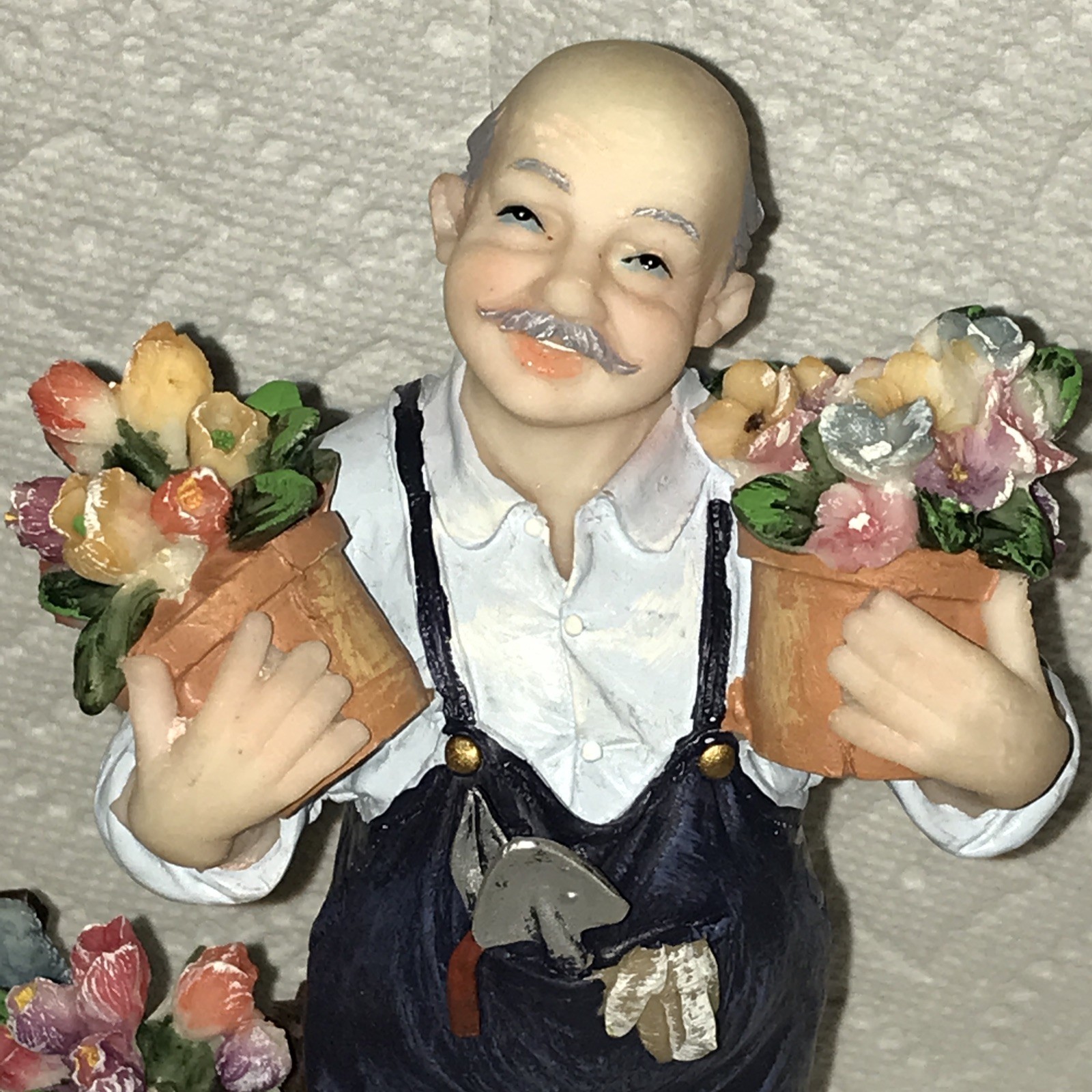 Giovanni Giftware Collection Figurine Happy Gardener Man w/ Flowers Collectible