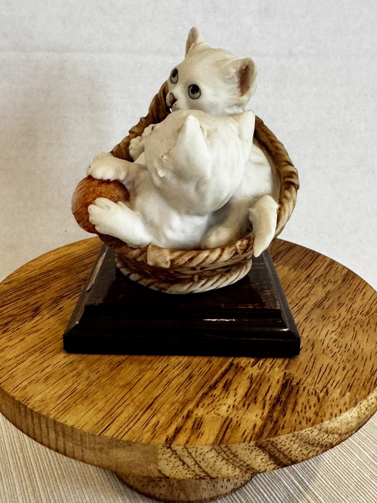 Vintage Giuseppe Armani Florence Italy Figurine Sculptures Kitten In The Basket