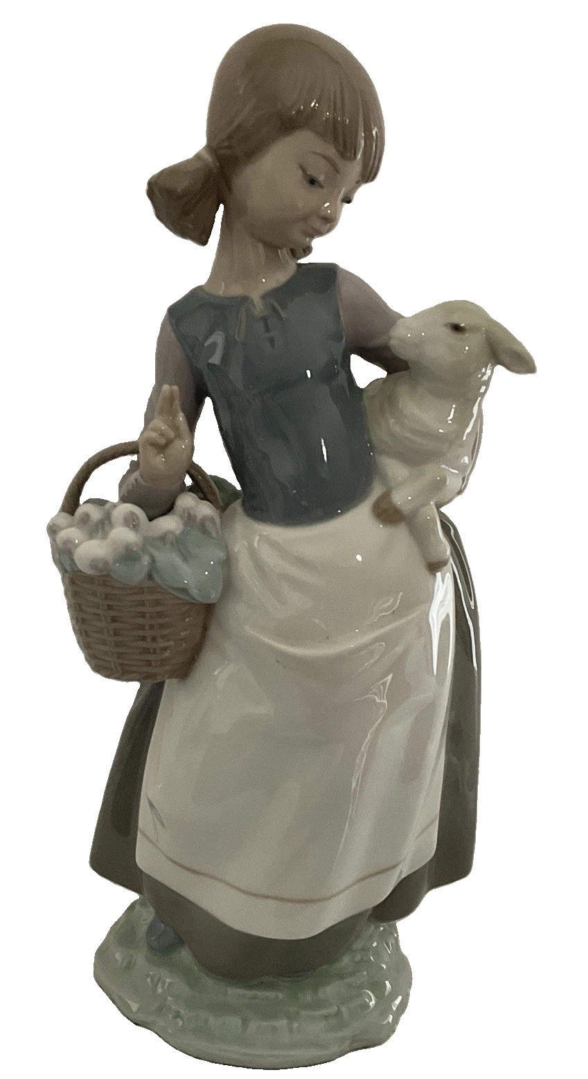 Lladró Porcelain Glazed Girl w/ Lamb & Basket Figurine 4835 Brillo w/ Box