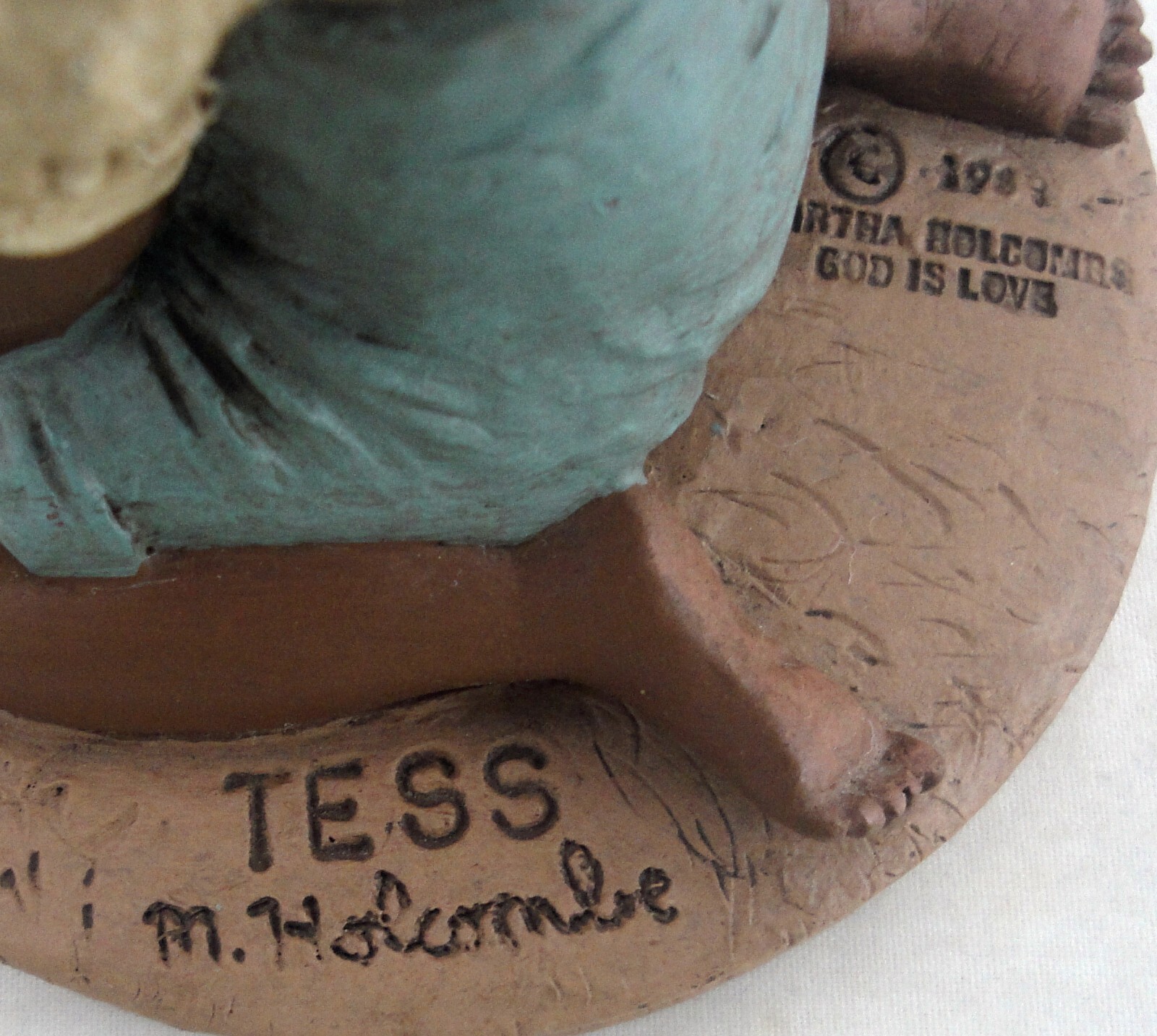All God’s Children Figurine Tess Item 1534 Edition 27 Girl in Sandbox Year 1989