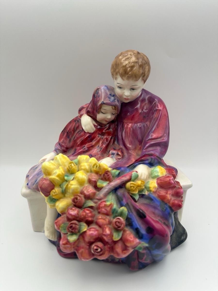 ROYAL DOULTON Flower Seller’s Children HN1342-Retired 1993-Street Vendor Series