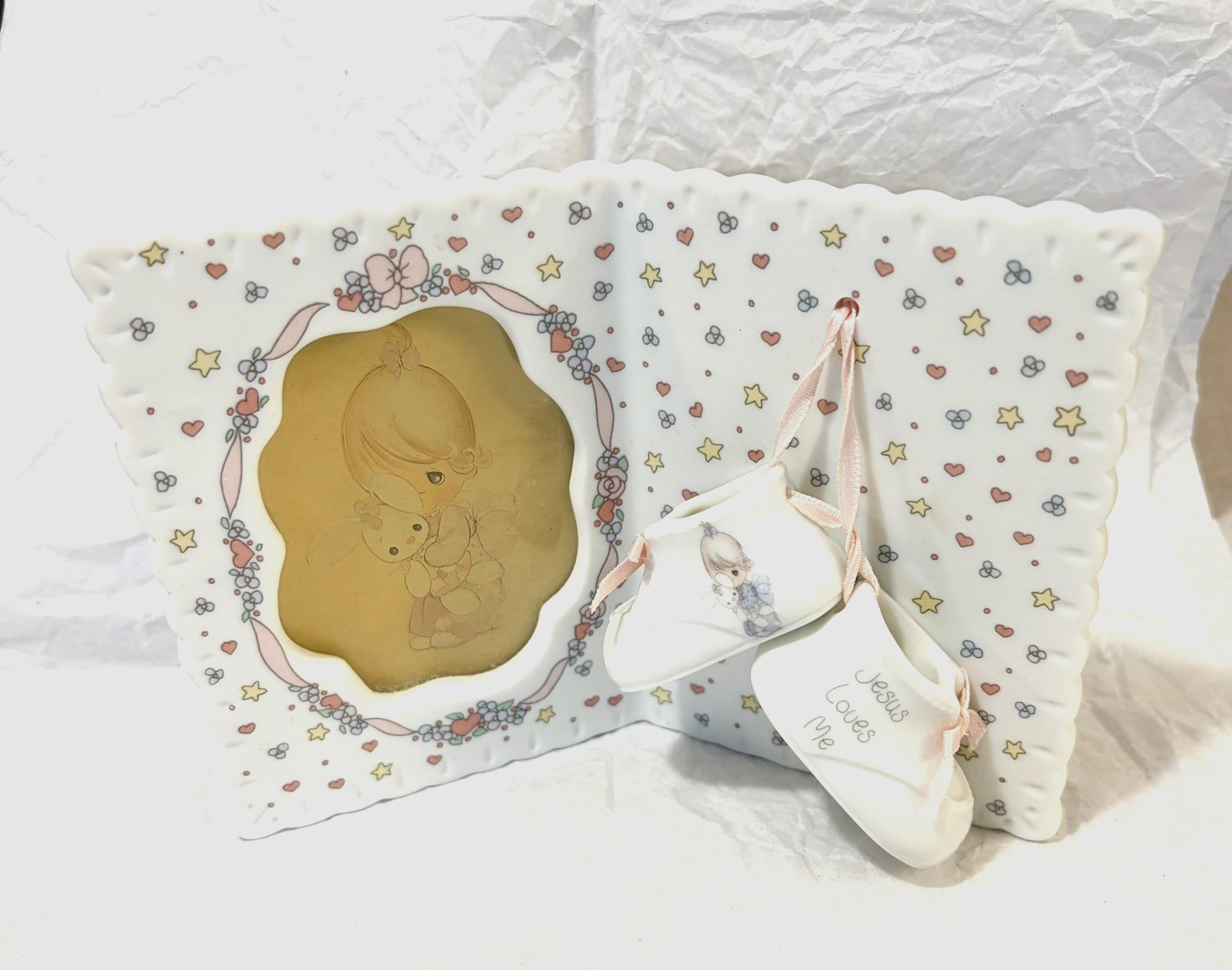 Precious Moments “Jesus Loves Me” Baby Girl Pink Pastel Frame w/ 2 Shoes Enesco
