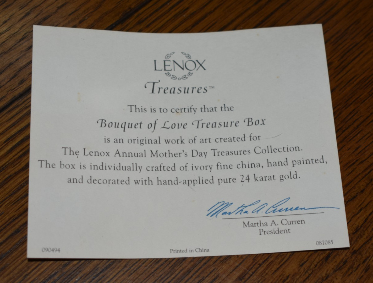 LENOX BOUQUET OF LOVE TREASURE BOX Flower Charm Daisies & Tulips NEW in BOX COA