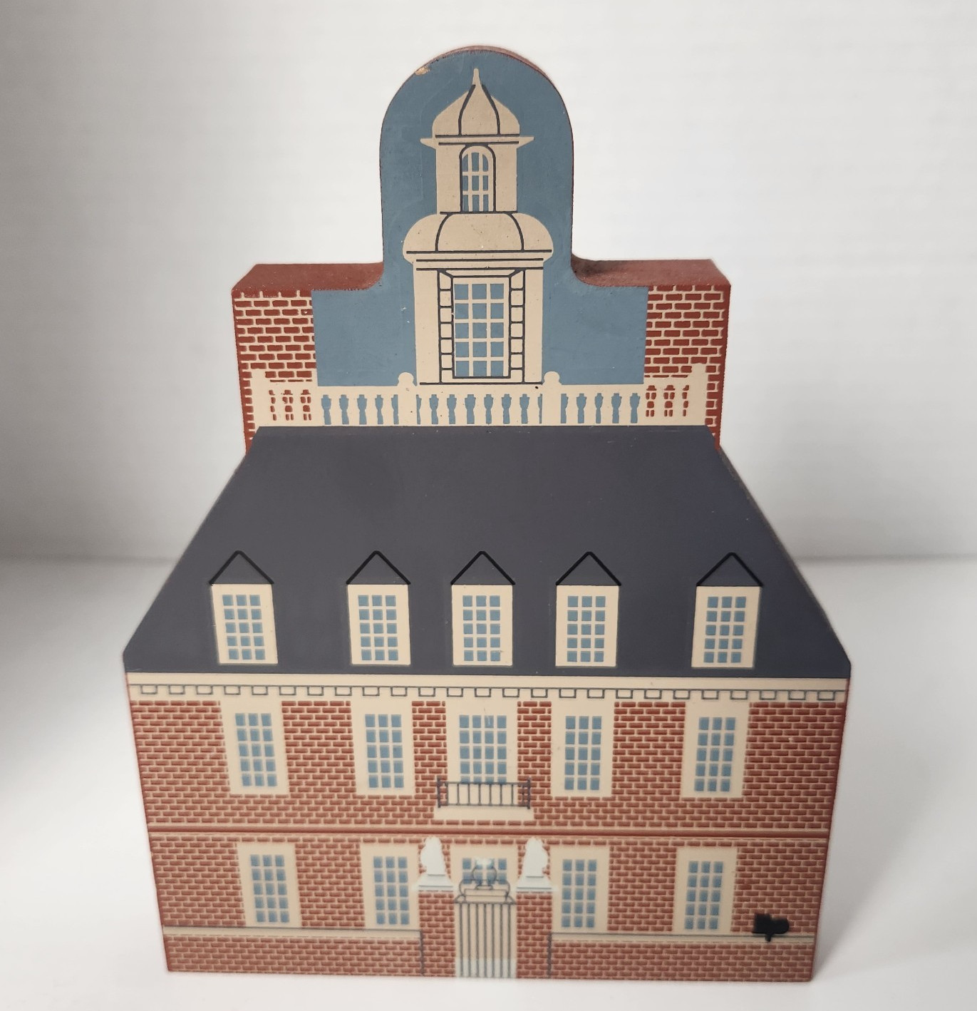 Cat’s Meow GOVERNOR’S PALACE Williamsburg VA 1993 Wood Shelf Sitter Colonial