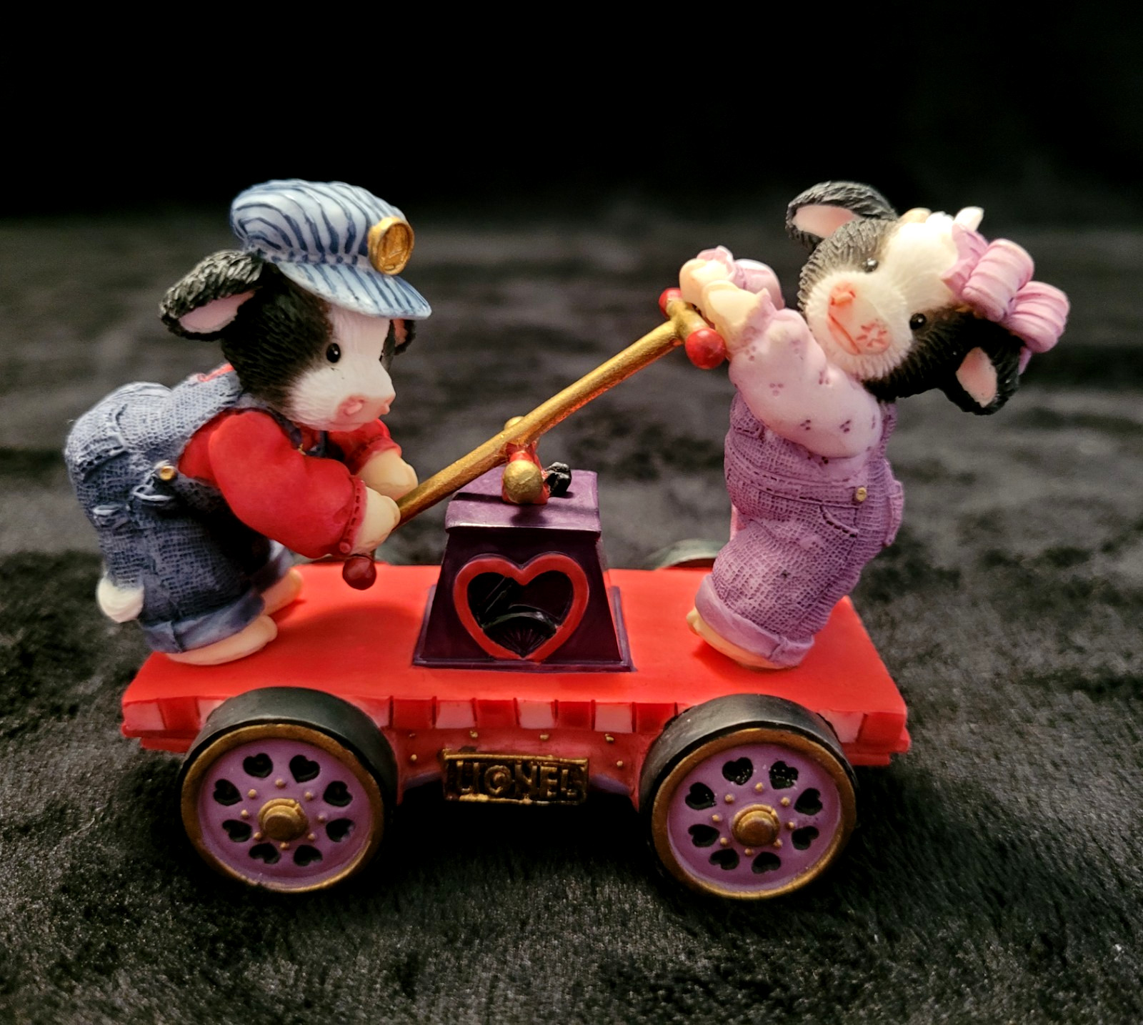 Vintage Enesco Mary’s Moo Moos Lionel Train Set Engine/Coal Car/Pumper/Caboose