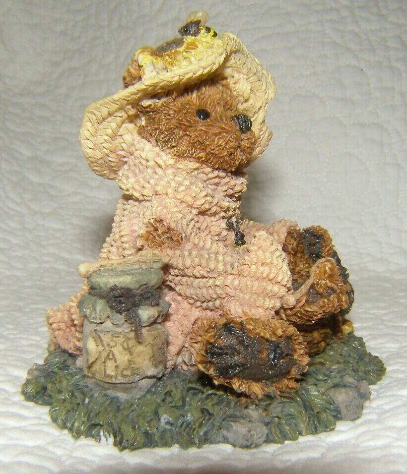BOYDS BEARS: “Bailey…Honey Bear” 3 1/2 inch Resin figurine 1994