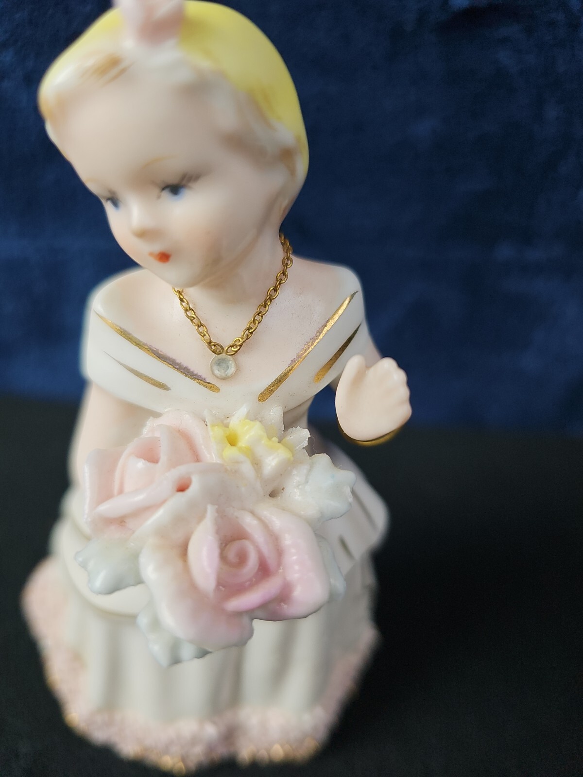 Vintage Napco Figurine #164305 Blond Girl Pink Roses Spaghetti Trim Jewels Japan