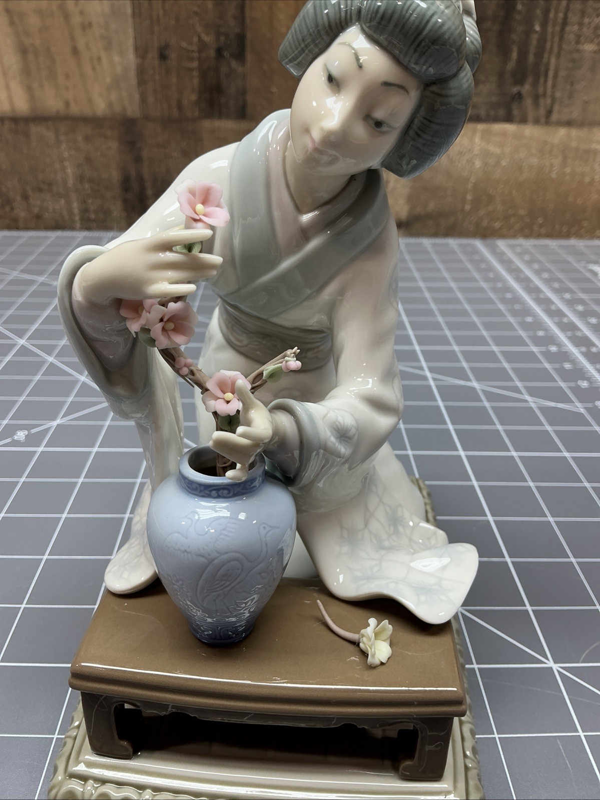 Lladro Japanese Geisha Flower Arranger Porcelain Figurine 4840 Glaze Excellent!