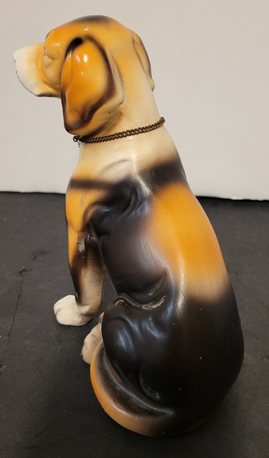 Vintage Brinn’s 5.75″ Ceramic Beagal Dog Figurine w/Chain Collar Made in Japan