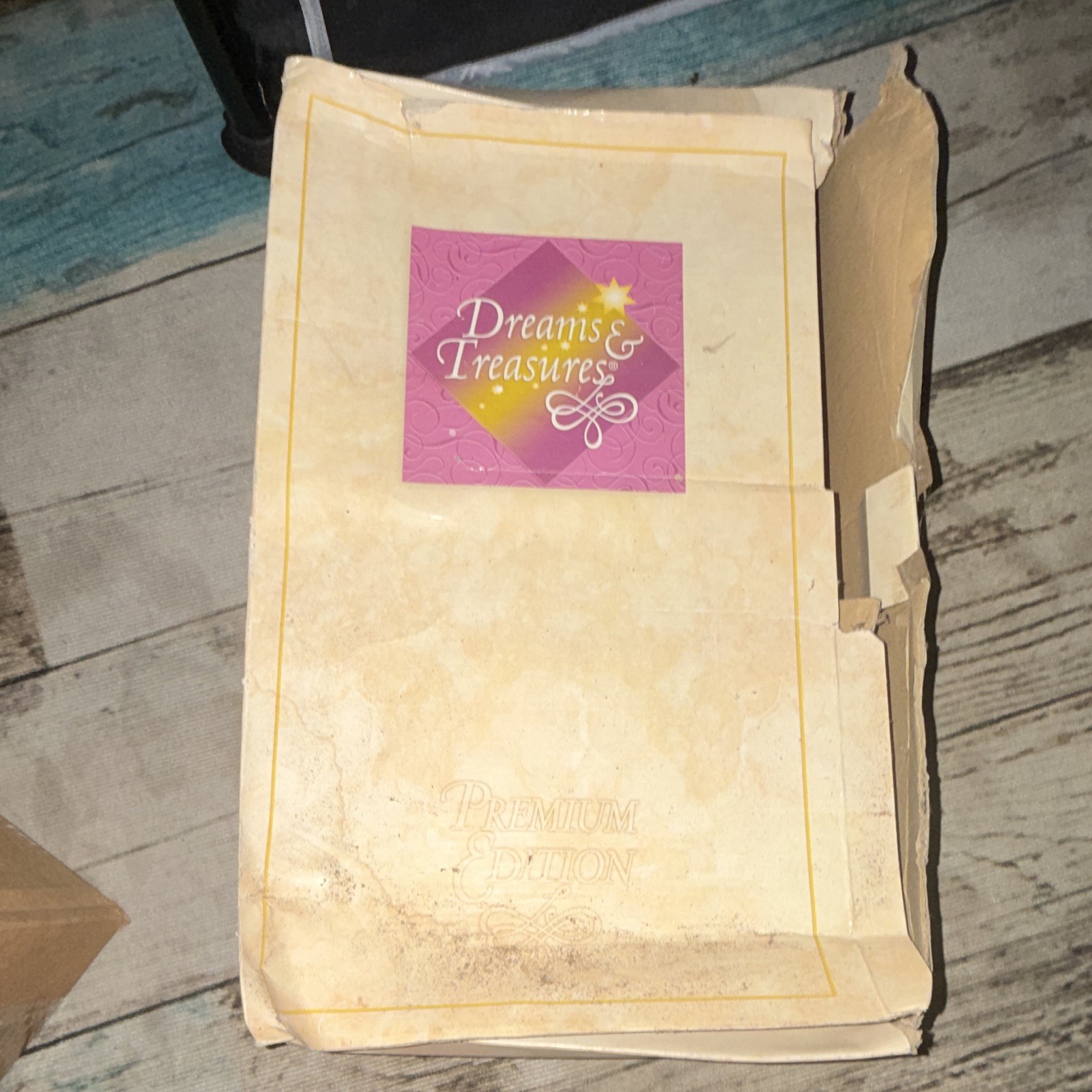 Dreams Treasures Figurine Box Packaging Paper Beige Collectible 2000-2009 1Pk