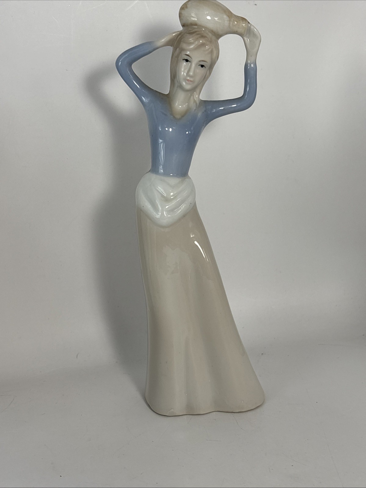 IMCOR Porcelain Peasant Girl Carrying Jug 8.5 “Tall LLADRO STYLE Excellent