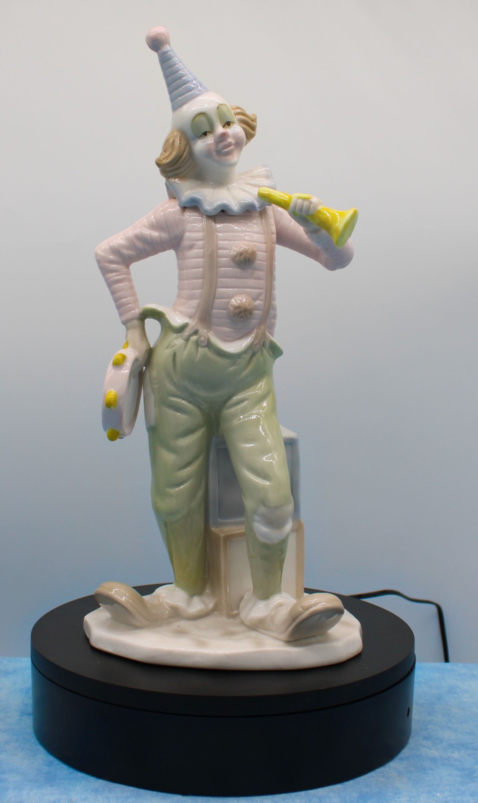 Paul Sebastian Design Limited Edition Porcelain Clown Figurine – Gift Boxed