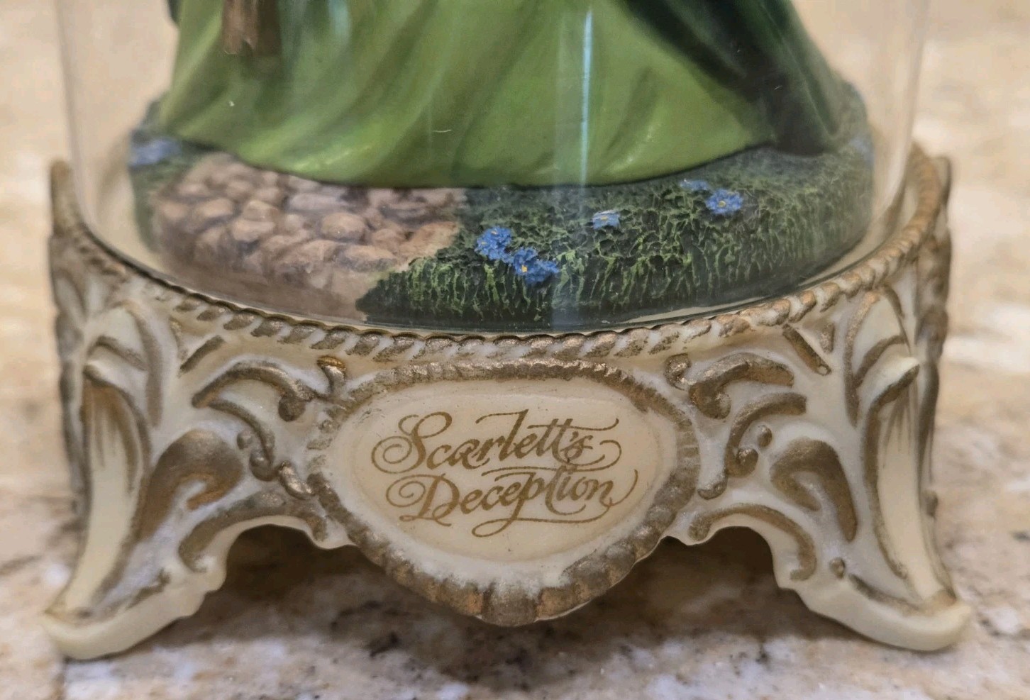 FRANKLIN MINT GWTW 1993 FIGURINE W/GLASS SCARLETT’S DECEPTION LTD ED