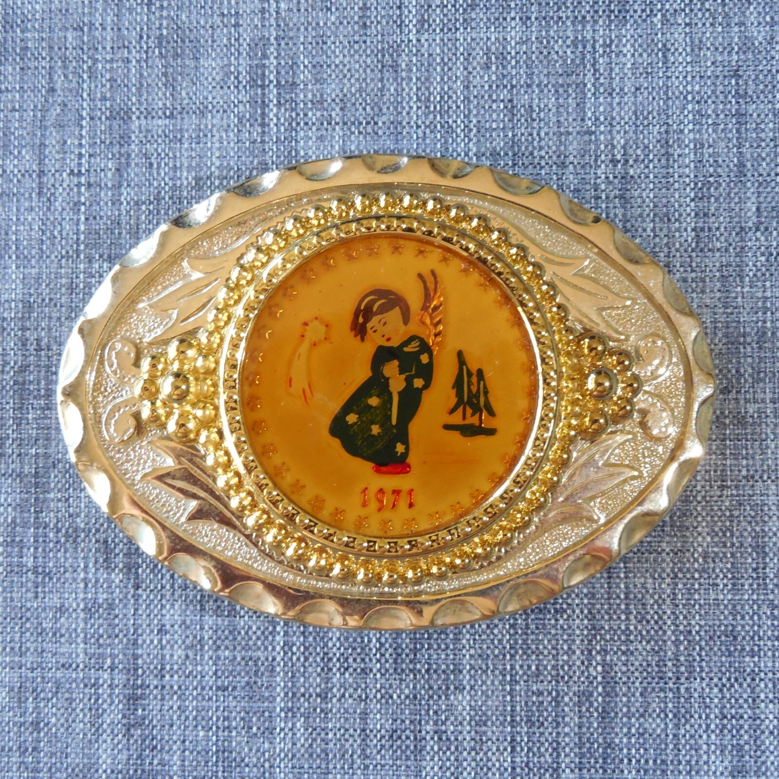 1971 Goebel Hummel Heavenly Angel Plate Design Commemorative Belt Buckle #2