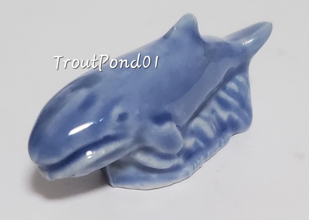 Wade Whimsies Blue Whale Tom Smith Crackers Sealife 1998 Porcelain Mini Figurine