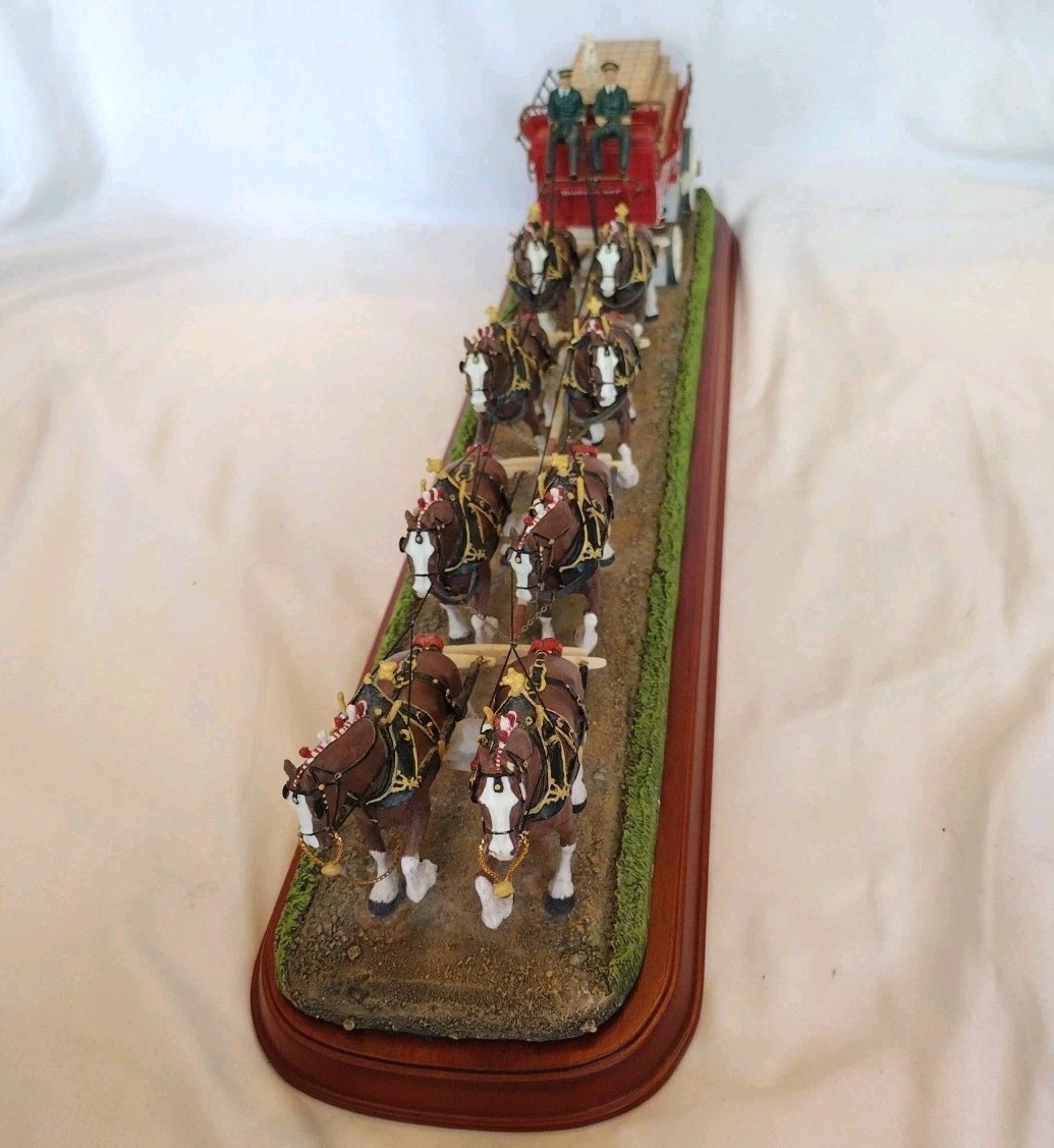 Vintage 2001 Danbury Mint Budweiser Clydesdales 21″ Statue w/Wooden Base