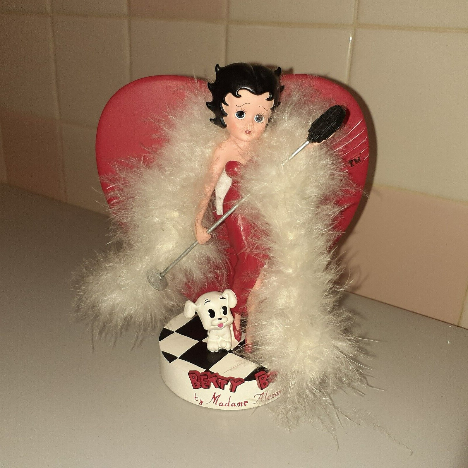 2000 Madame Alexander LOVE, BETTY BOOP Figurine 5.5″ tall x 4.9″ x 2.6″