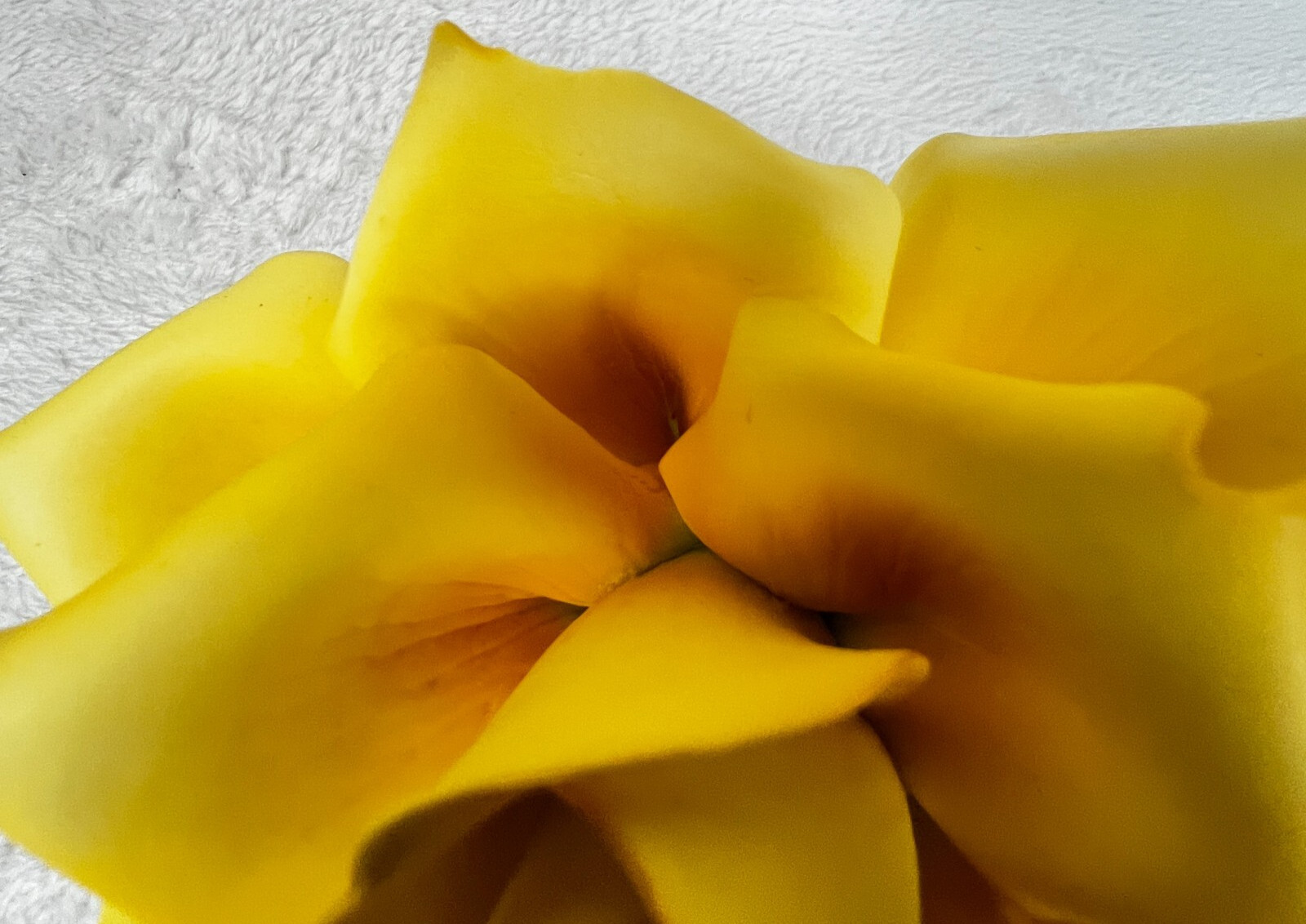 Vintage Seizan CP Fine Art Decorative Figurine Yellow Rose On Driftwood Resin