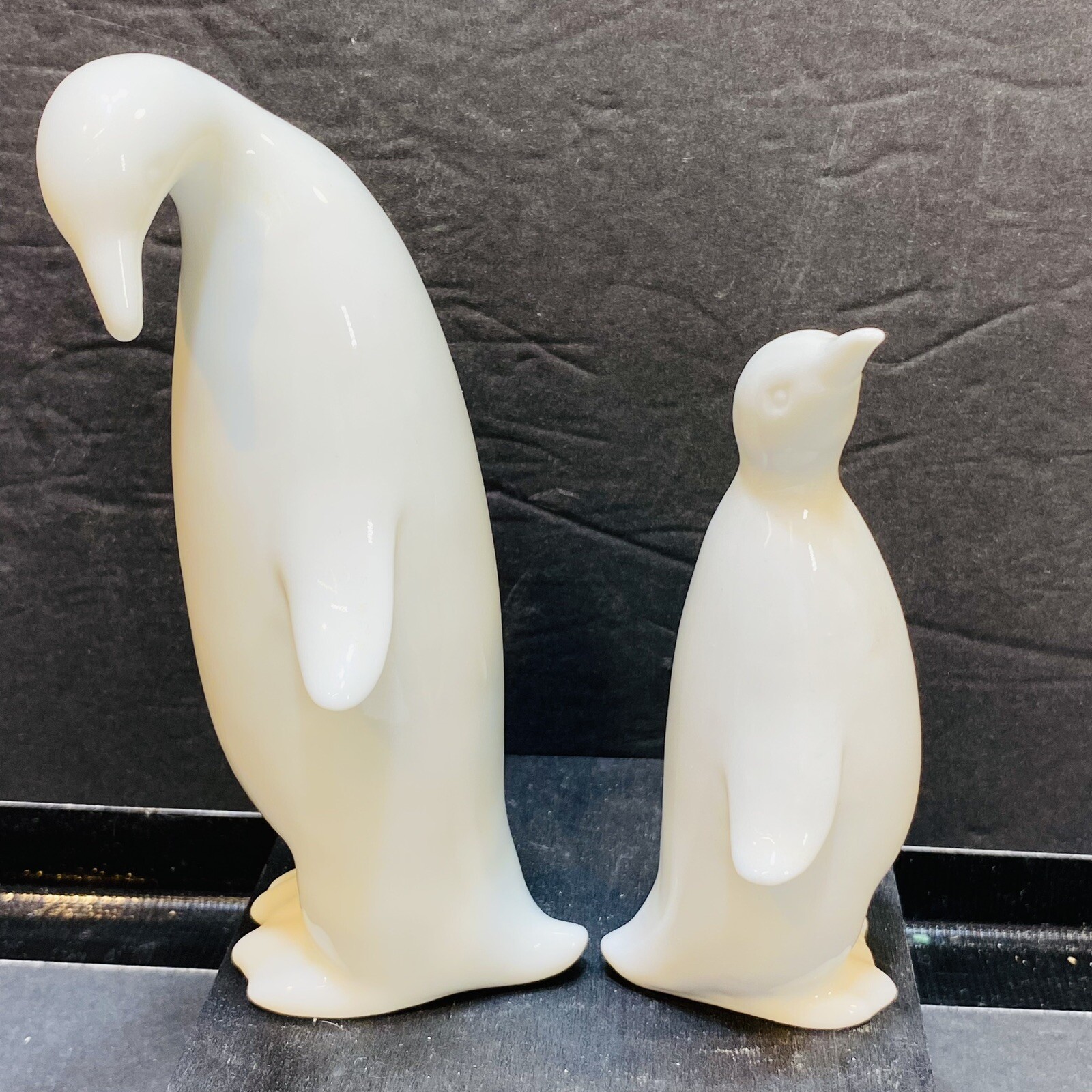 Crowning Touch Penguin Pair White Figurines Japan Porcelain Parent And Child Vtg