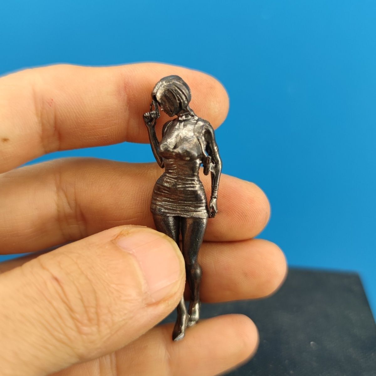 Black Brass Resident Evil King Ada Greenleaf Zombie Huntress Hand Model Ornament