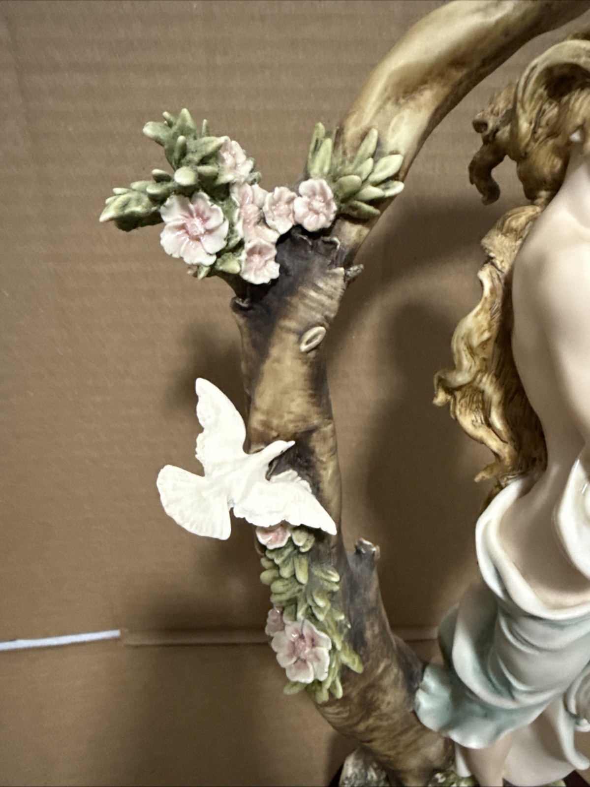 Giuseppe Armani Limited Edition 0499C Young Lady with Doves” 15 1/2 in high