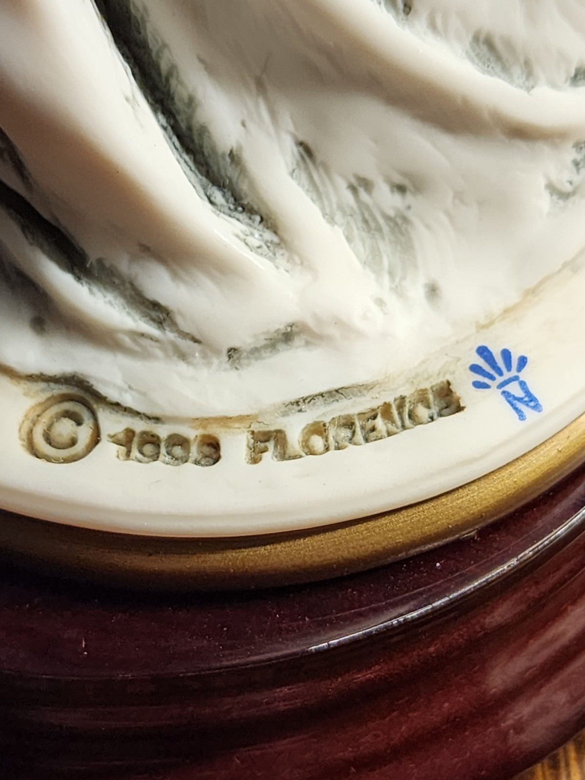 Giuseppe Armani Figurine Capodimonte Alice Statue Florence Porcelain Décor 0718C