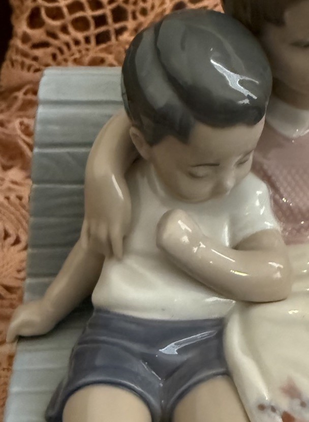 Lladro 6446 Surrounded by Love Repaired! No Box !Great Gift L@@K