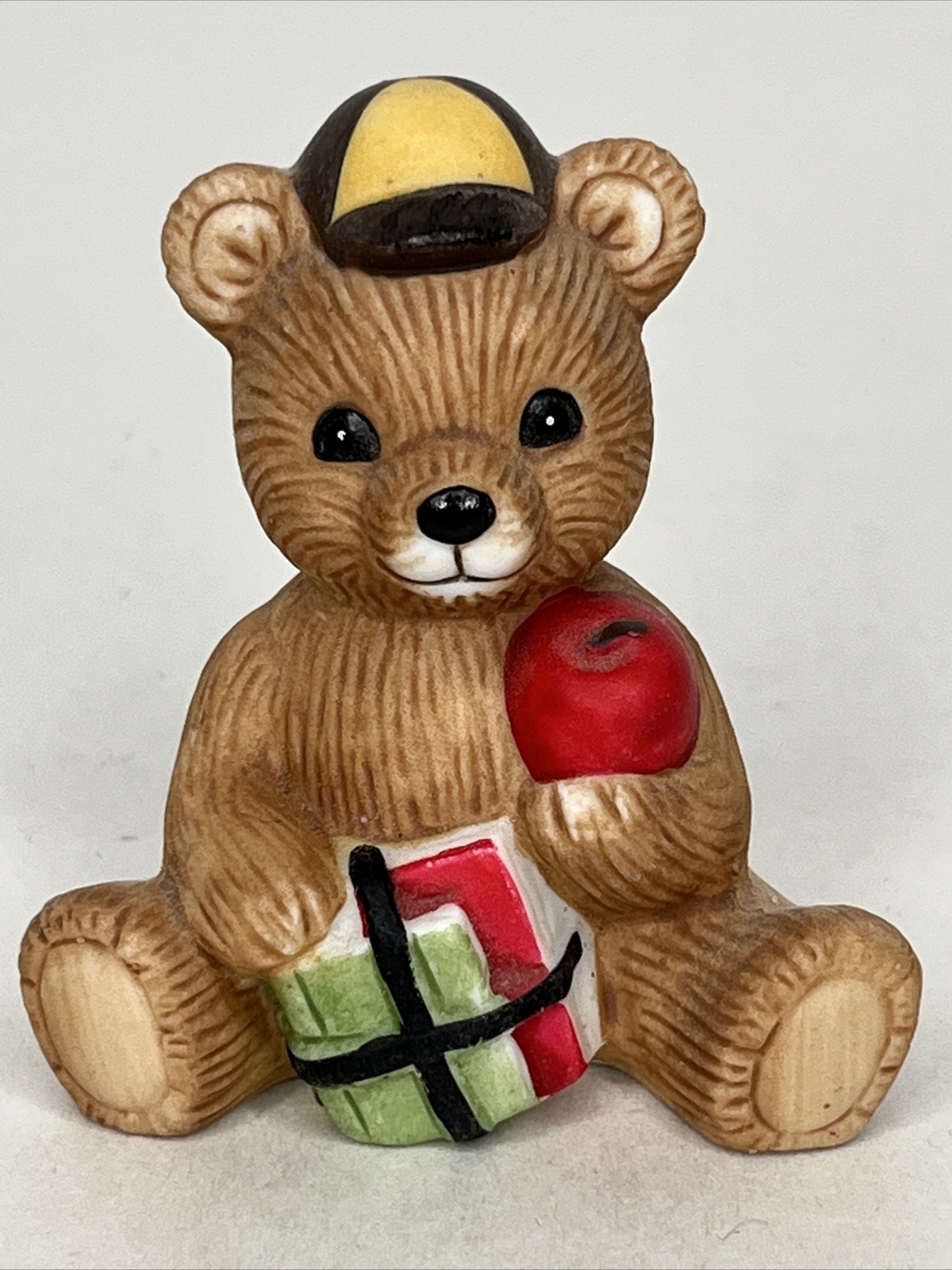 VTG HOMCO SEPTEMBER Teddy Bear of the Month Figurine 1413 with CAP BOOKS & APPLE