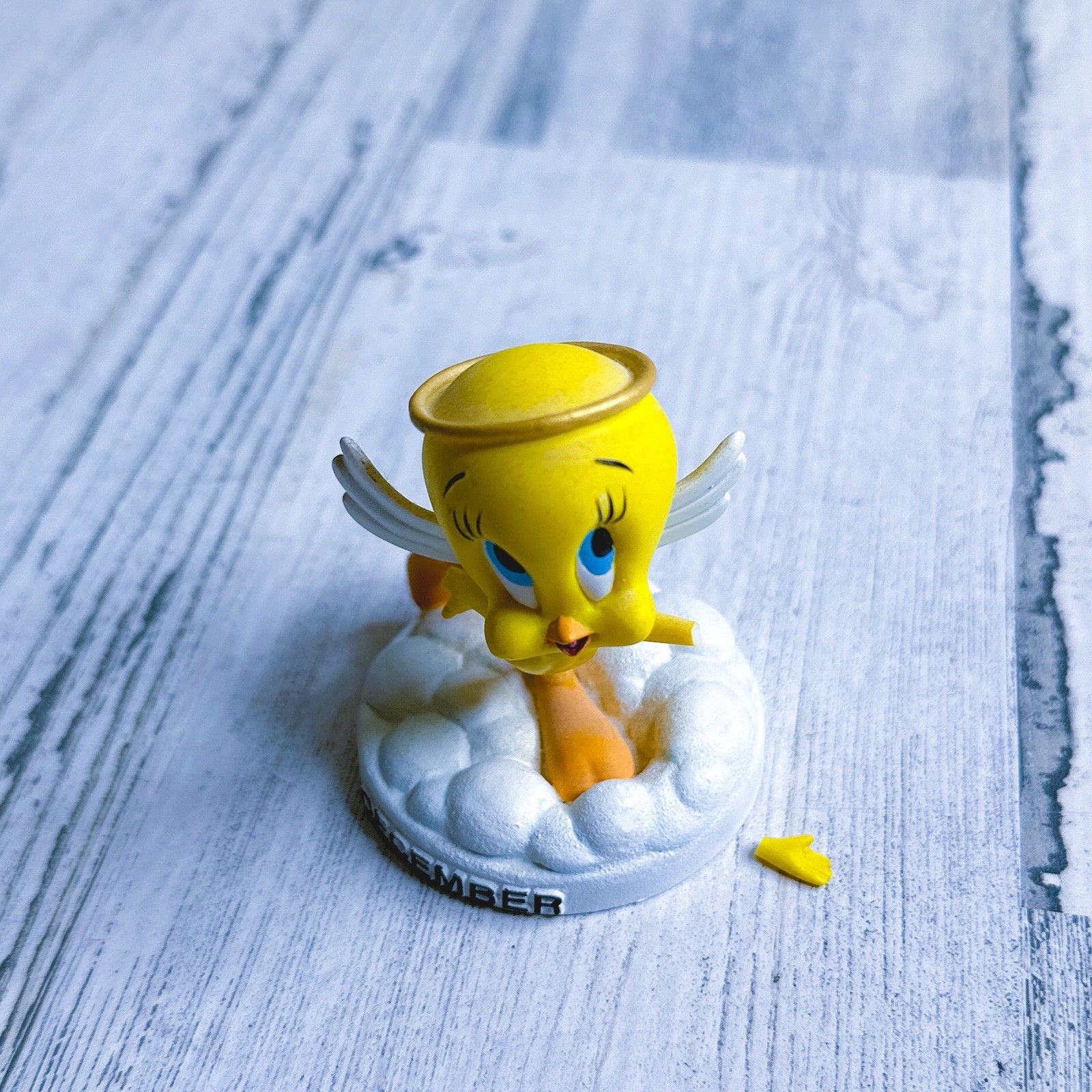 2000 Goebel Danbury Mint DECEMBER Tweety Bird Figurine Perpetual Calendar READ
