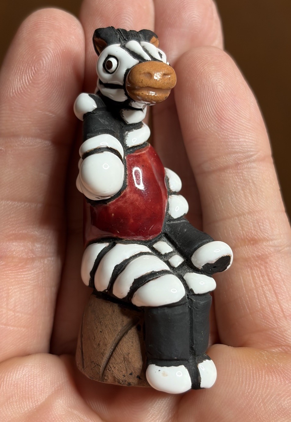 Leps of Peru Clay Pattery Art Mini Figurine Sassy bougie Posing Lady Zebra