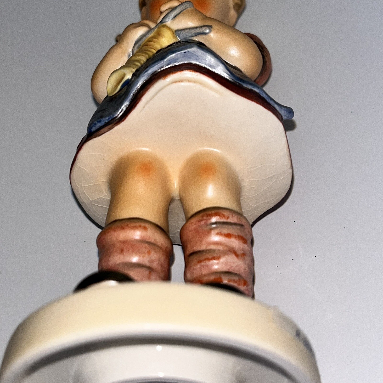 Goebel Hummel “A Stitch in Time” Figurine #255 TMK5 LG 6.75”x2.5” Girl Knitting