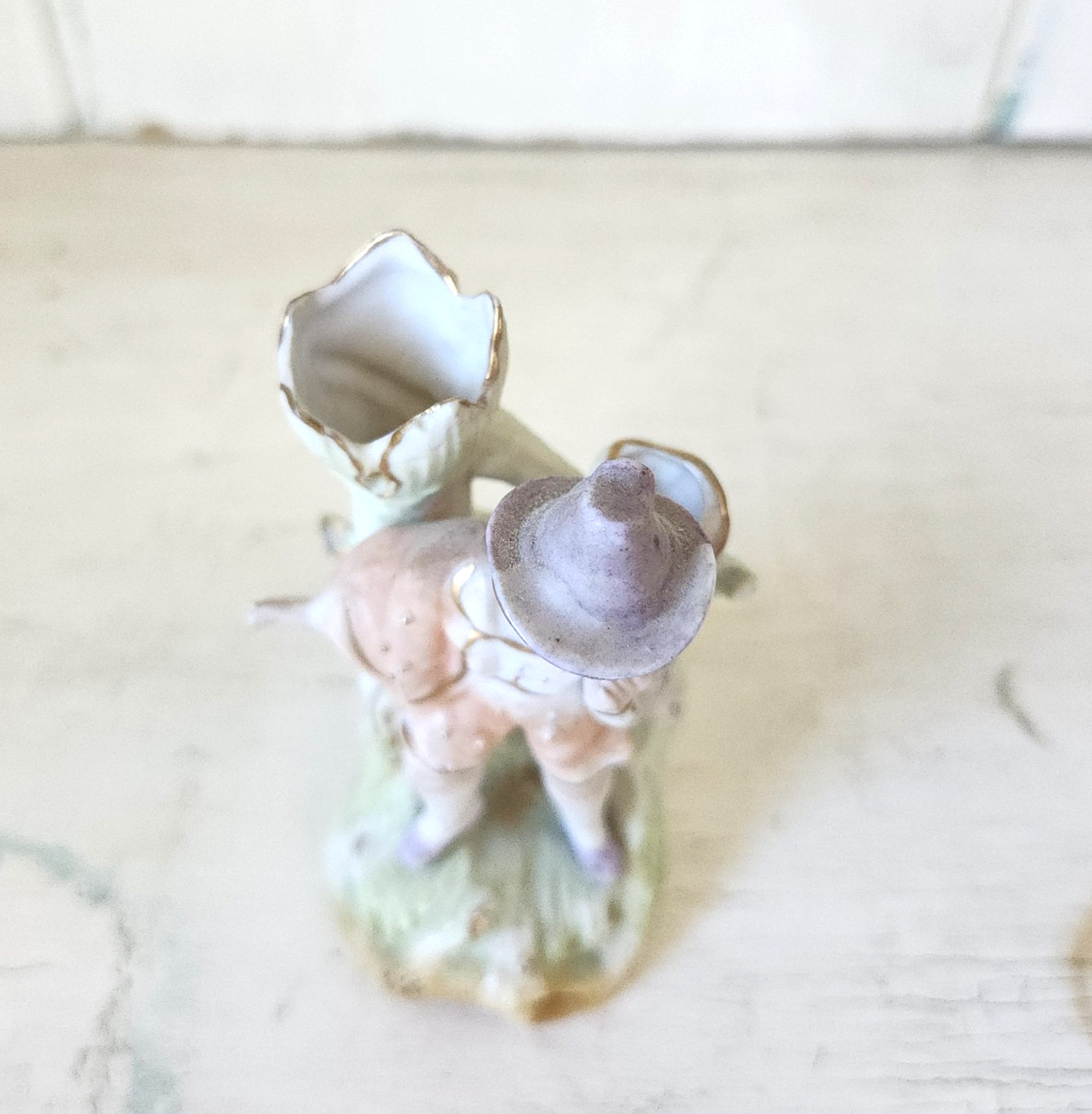 Antique Porcelain Small 3.5″ Handpainted Dbl Spill Base (Heubach ?) Gold Details