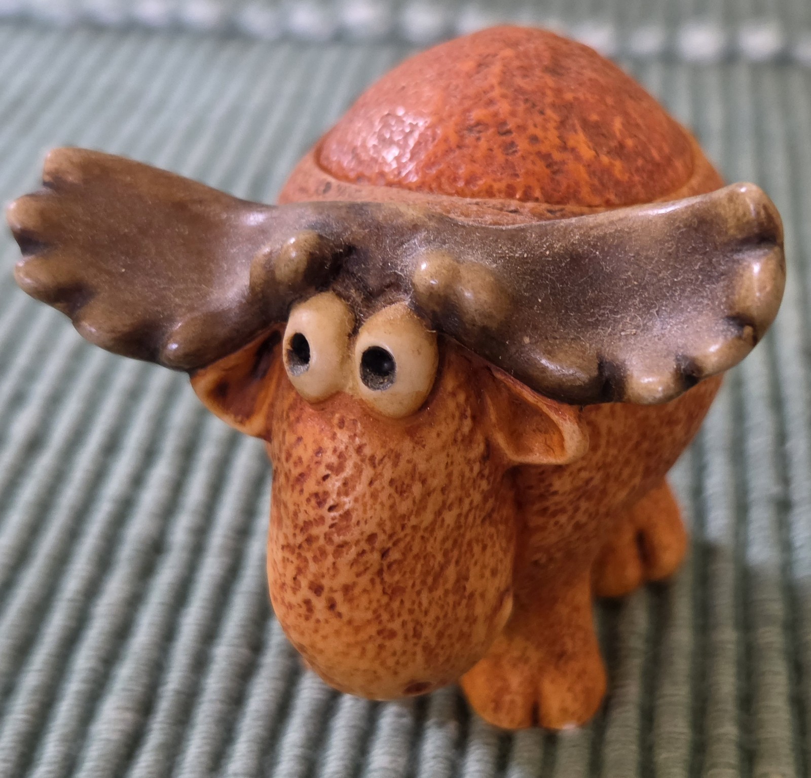 Adorable Kingdom Pot Bellys Hoofy Moose Trinket Box Figurine. 2003