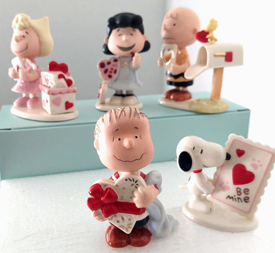 Lenox Peanuts Valentines Day 5 Pcs set Snoop, Charlie Brown, Linus & Sally New