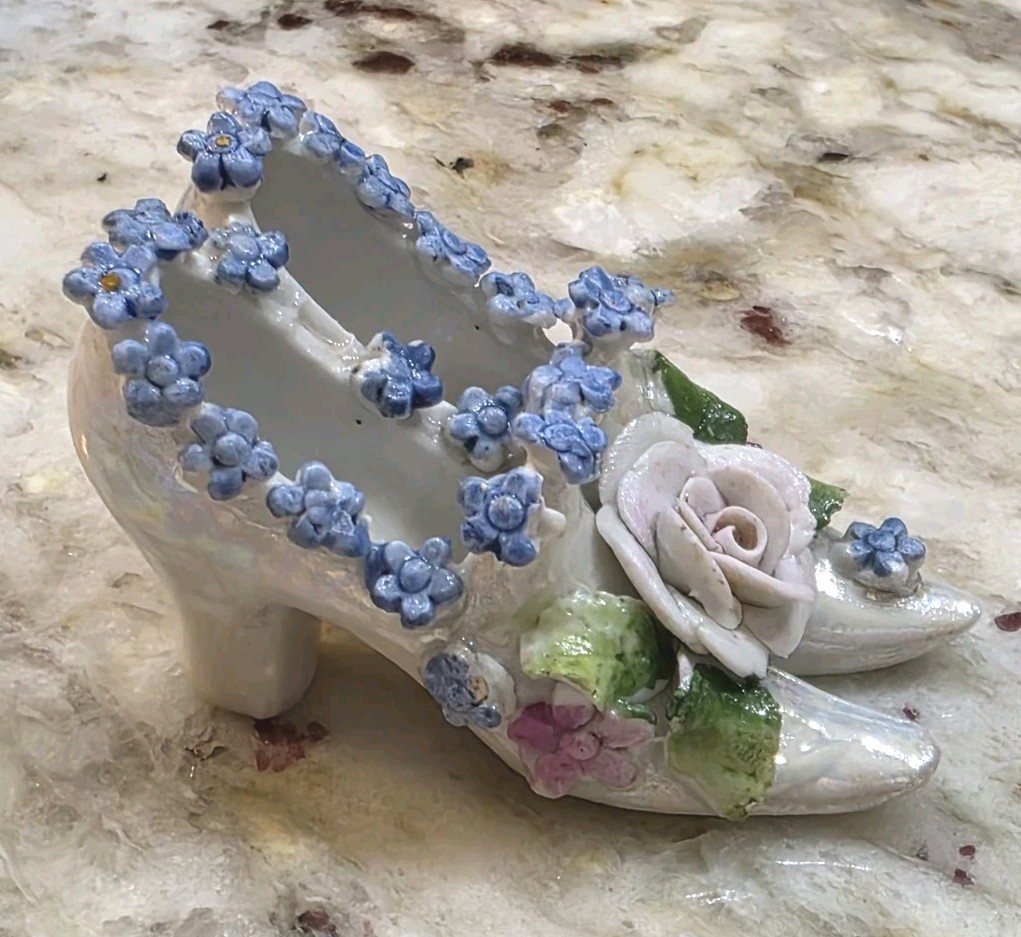 Vintage Paired porcelain shoes figurine. Roses and Forget-me-nots Germany