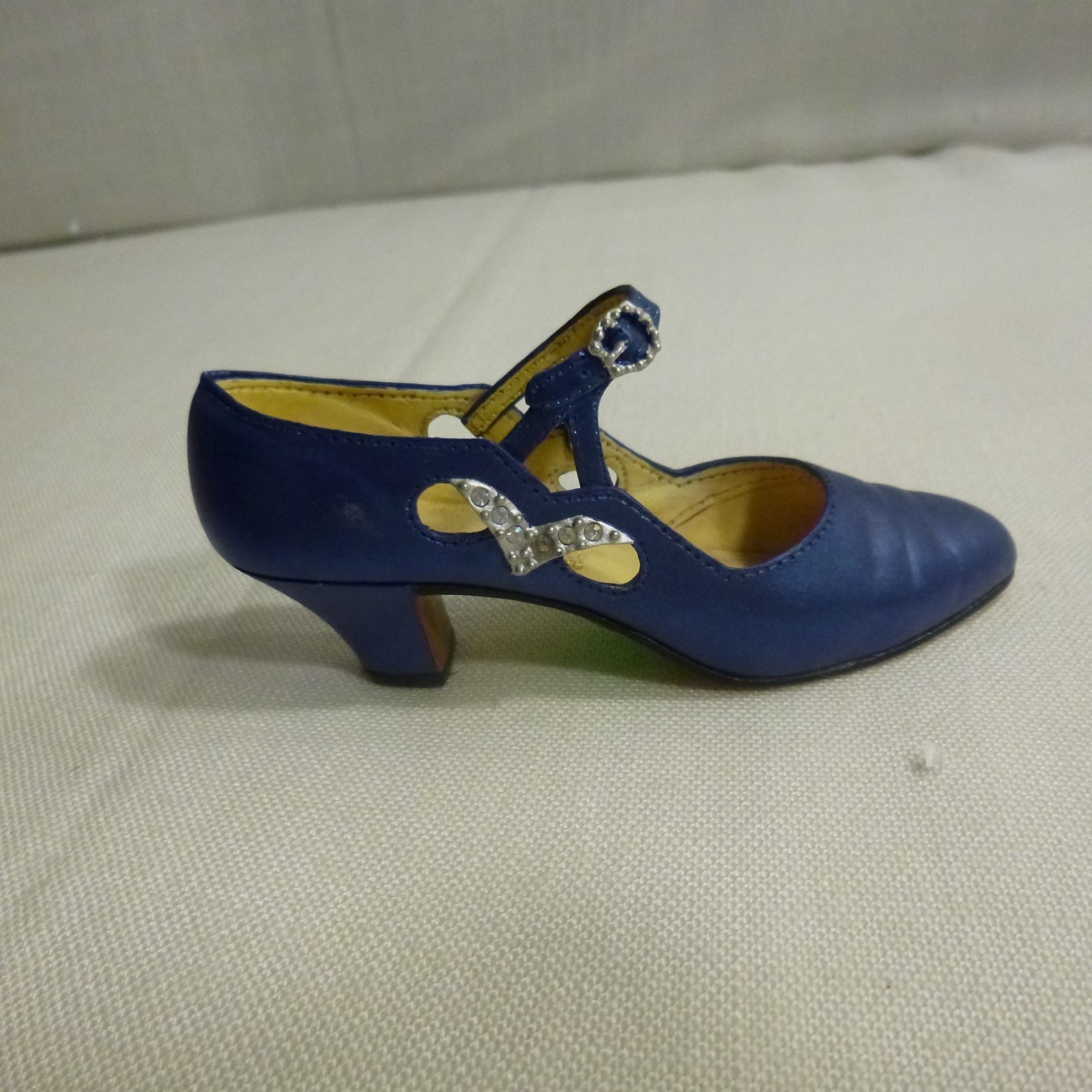 Just the Right Shoe – Starry Night #2418 – 2000 Raine-Willitts Designs – EUC