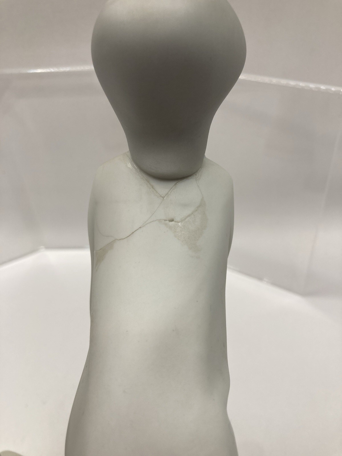Lladro Porcelain Boy and Girl Kissing Figurines Matte No Box Has Repairs READ